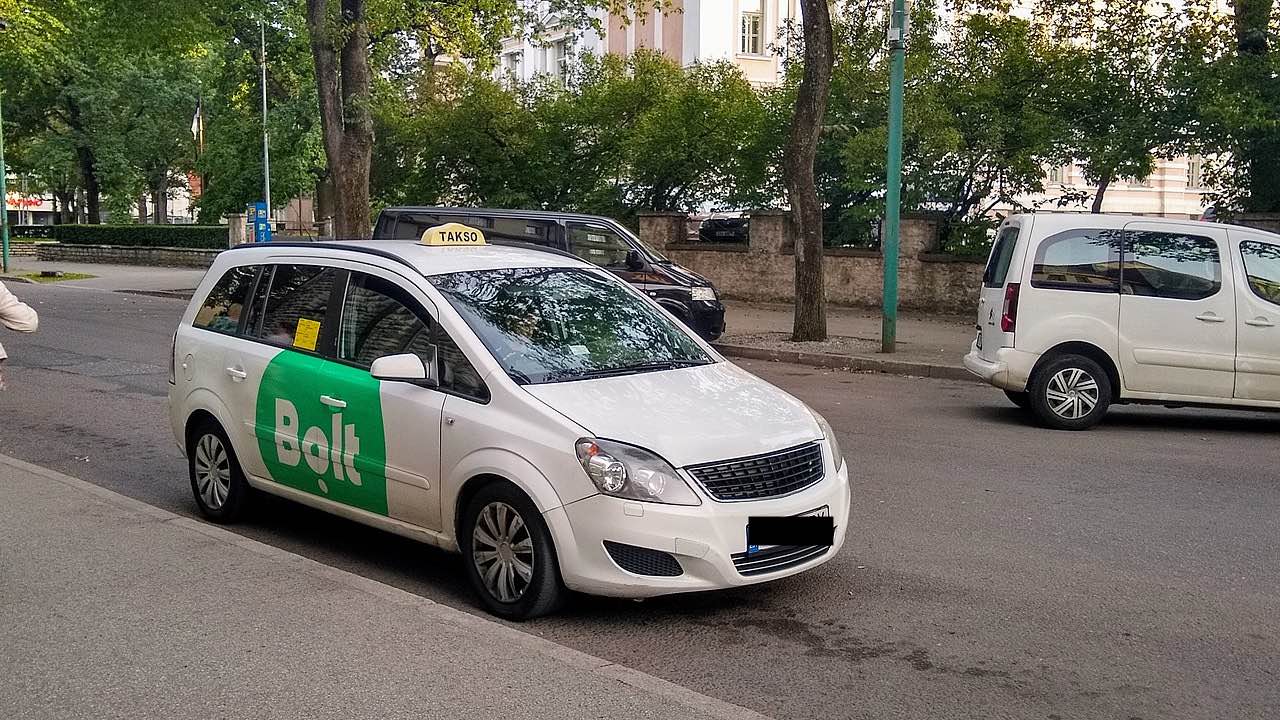 Zamknięcie serwisów zamawiania taksówek | Zgodnie z decyzją rządu bezpłatny przejazd zostanie zapewniony wszystkim, którzy zarejestrują się w tym programie.