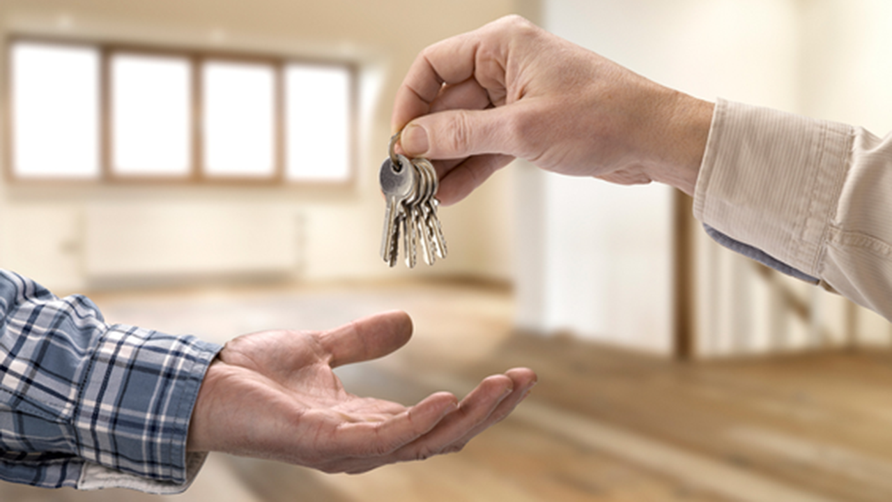 Zasady wynajmu mieszkań są stopniowo znoszone: właściciele nie będą mogli oferować swoich domów turystom.