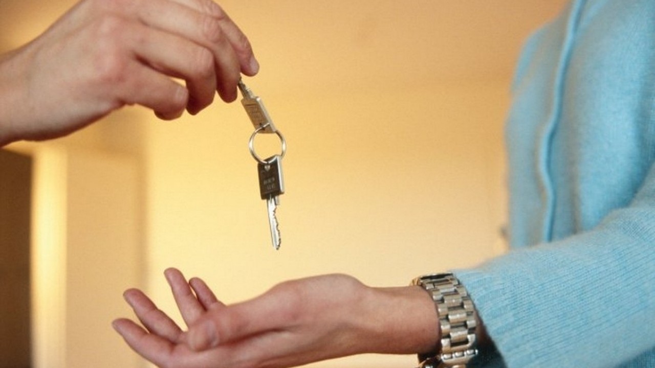 Zasady wynajmu mieszkań są stopniowo znoszone: właściciele nie będą mogli oferować swoich domów turystom.