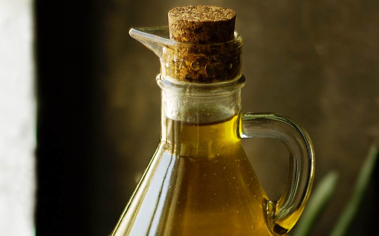 Jakie są zalety mieszania rozmarynu i octu i dlaczego jest to zalecane?