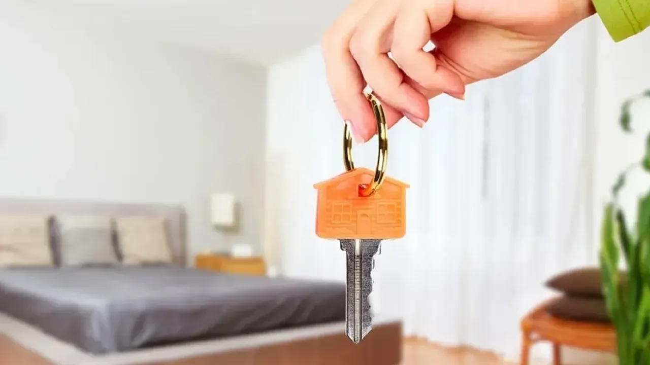 Ustawa o wynajmie mieszkań straciła moc: od lutego najemcy będą płacić dodatkową kwotę, a oto jak oblicza się tę podwyżkę.