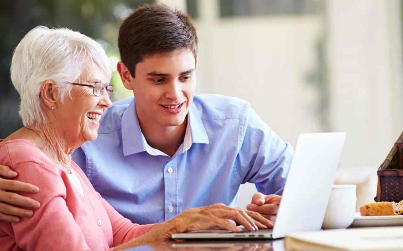 Rząd odwiedzi każdy dom emerytów i osób otrzymujących emeryturę, aby wstrzymać wypłatę świadczeń tym, którzy nie zakończyli tej procedury.