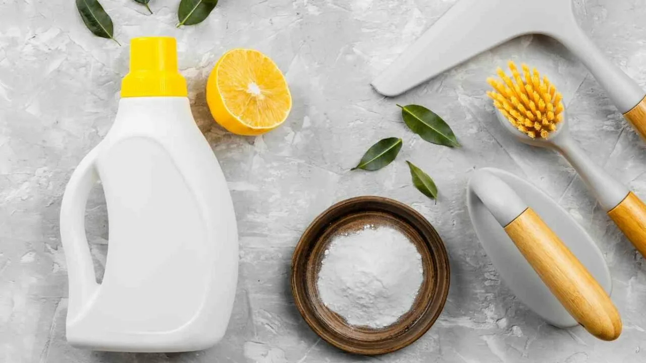 Mieszanka soli, cytryny i płynu do mycia naczyń: do czego służy i dlaczego jest zalecana.