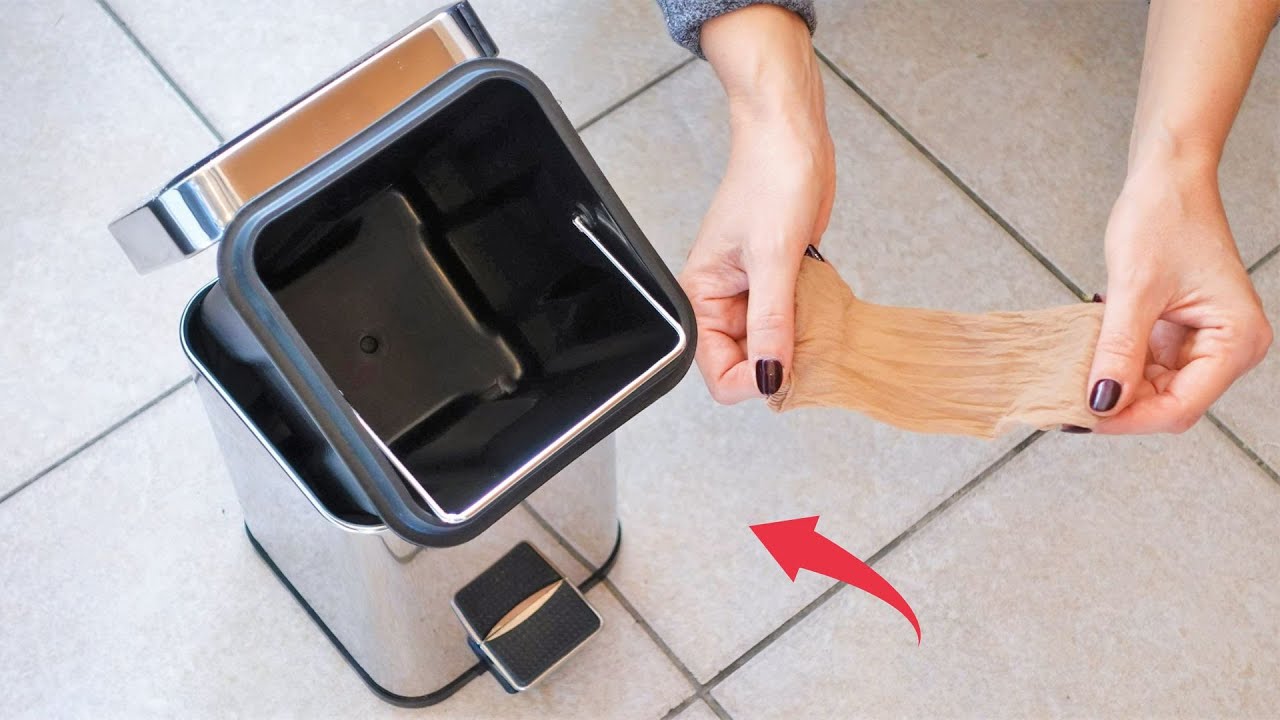 Dlaczego warto położyć gazetę na dnie kosza na śmieci: mało znana sztuczka.