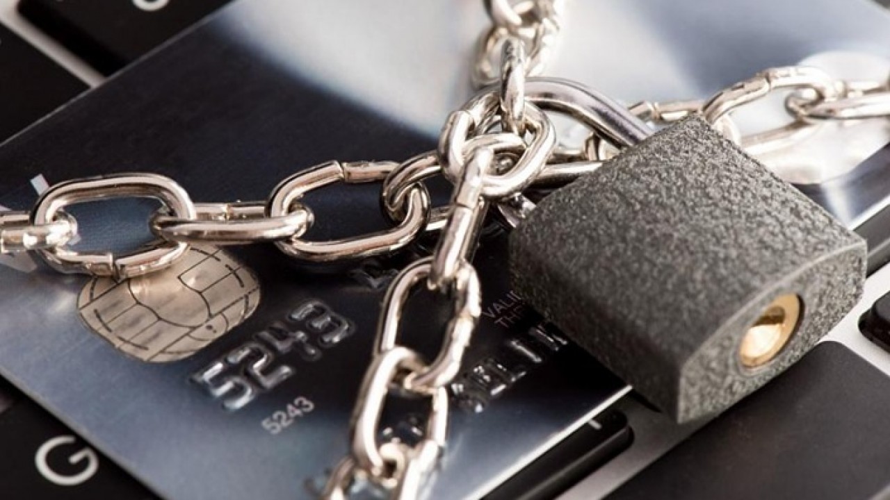 Czerwony alarm | Rząd odwiedzi każdy dom i może zamrozić konta bankowe osób, które nie dopełniły tej procedury w terminie.