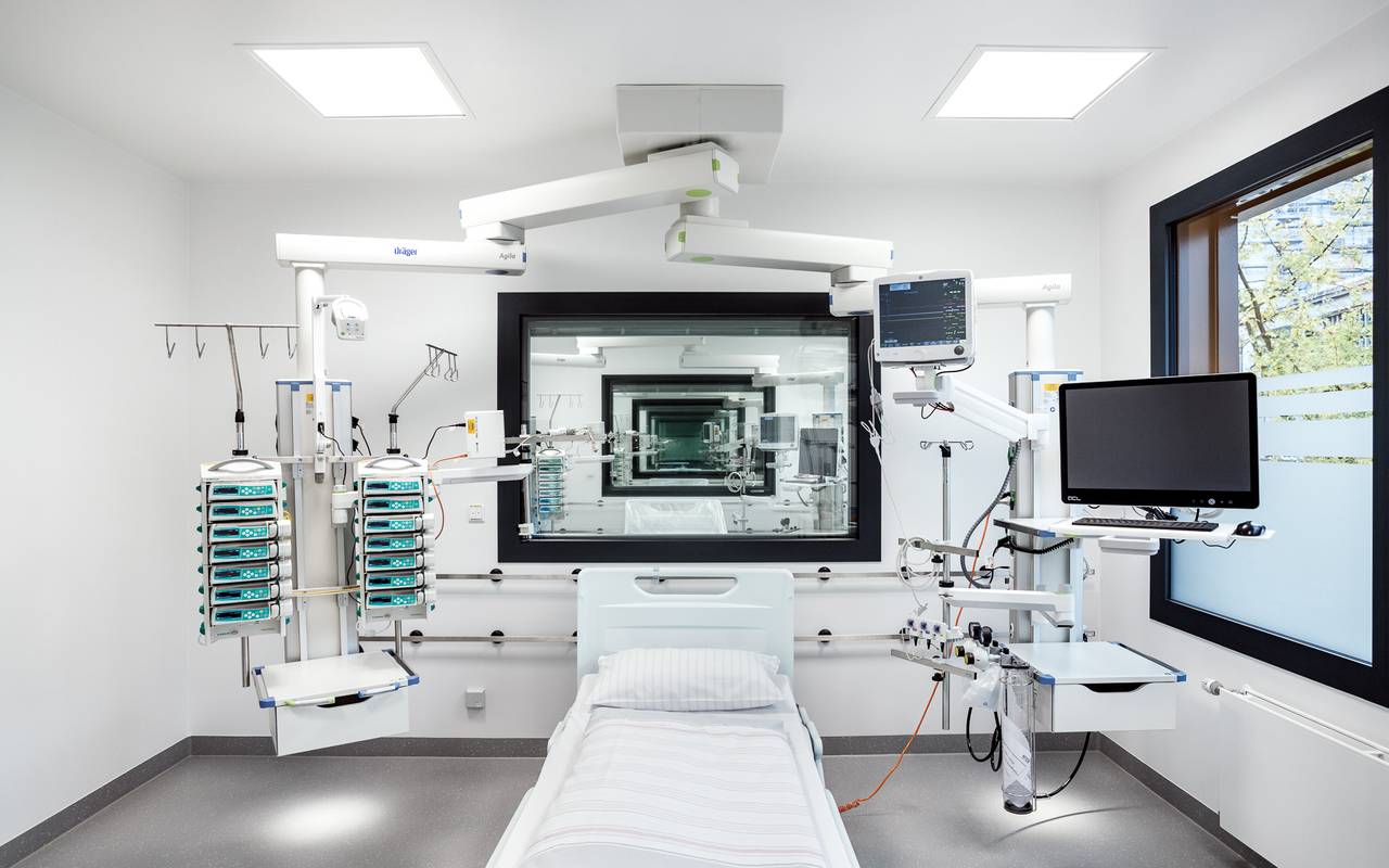 Klinika Uniwersytecka w Nawarrze rozpoczyna wykonywanie bardziej precyzyjnych i mniej inwazyjnych operacji, charakteryzujących się krótszym okresem rekonwalescencji, przy użyciu nowego robota Da Vinci Single Port.