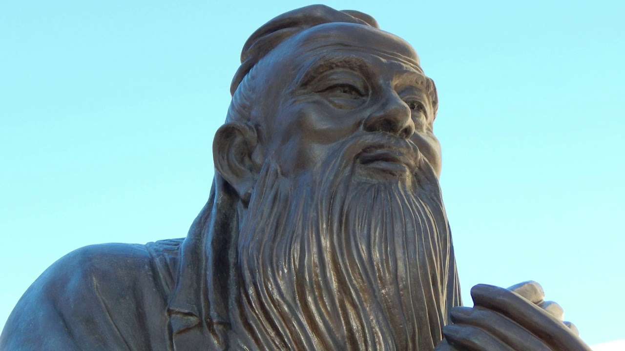 Filozof Konfucjusz: „Człowiek zajmujący wysoką pozycję jest spokojny i zrównoważony. Zwykły człowiek jest zdezorientowany i niespokojny”.